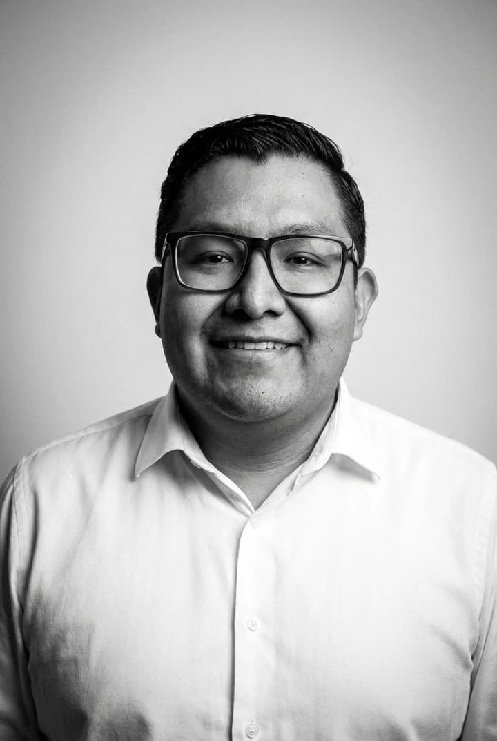 LUXOM team member