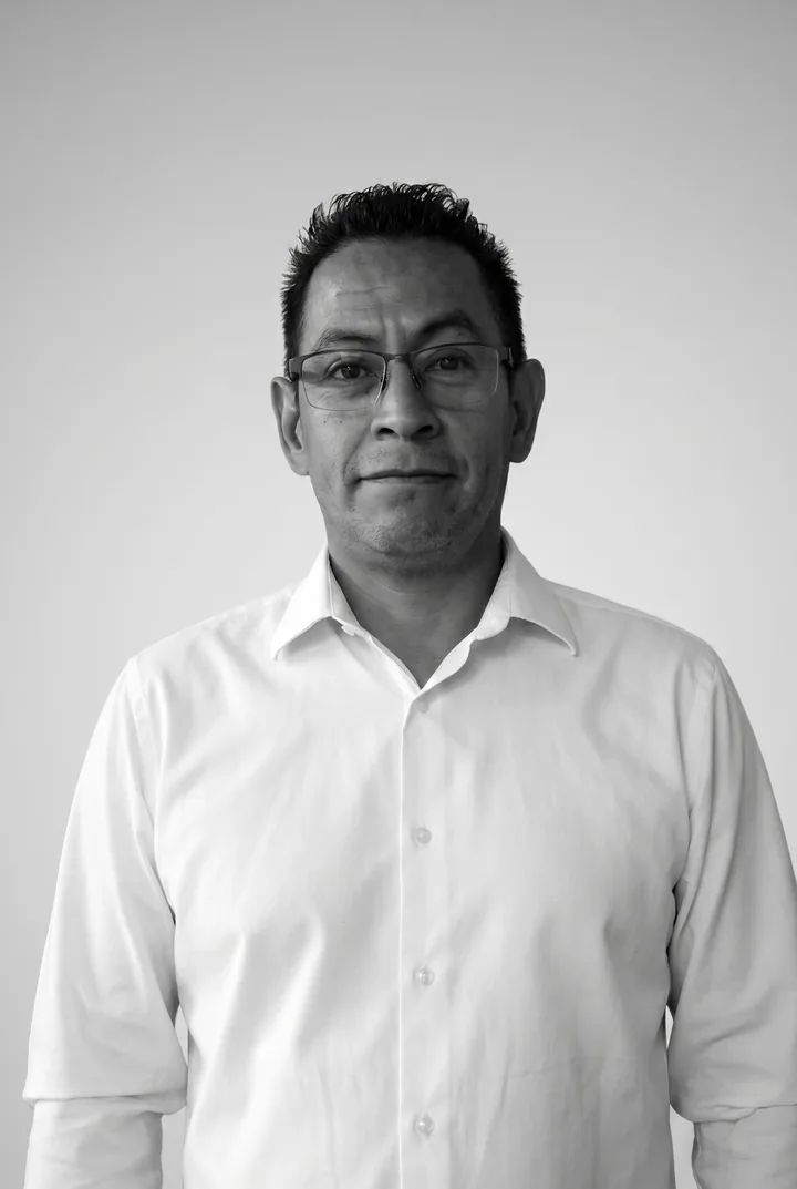 LUXOM team member