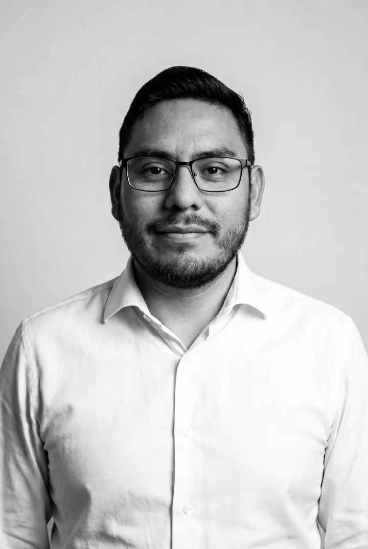 LUXOM team member